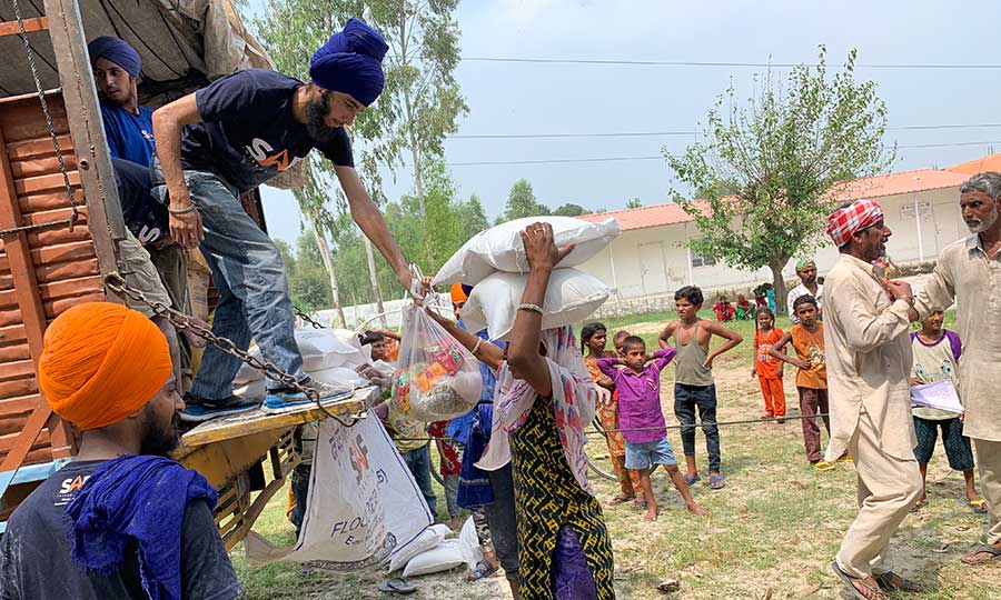 3-punjab-floods-2019-langar-aid-relief-sikh-community-sarbat-da-bhala.jpg 3-punjab-floods-2019-langar-aid-relief-sikh-community-sarbat-da-bhala.jpg