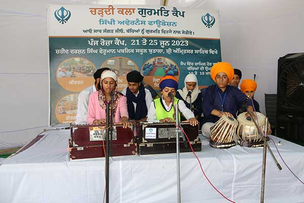 4-sikh-children-guru-granth-sahib-parkash-keertan-camp-chardikala-butala-punjab-1.jpg 4-sikh-children-guru-granth-sahib-parkash-keertan-camp-chardikala-butala-punjab-1.jpg