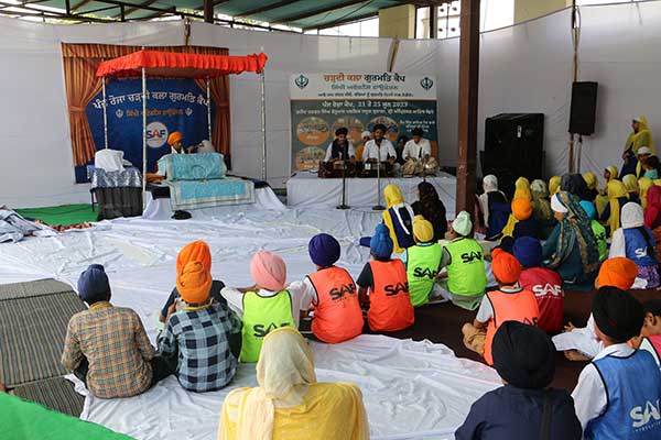 5-sikh-children-guru-granth-sahib-parkash-keertan-camp-chardikala-butala-punjab-4.jpg 5-sikh-children-guru-granth-sahib-parkash-keertan-camp-chardikala-butala-punjab-4.jpg